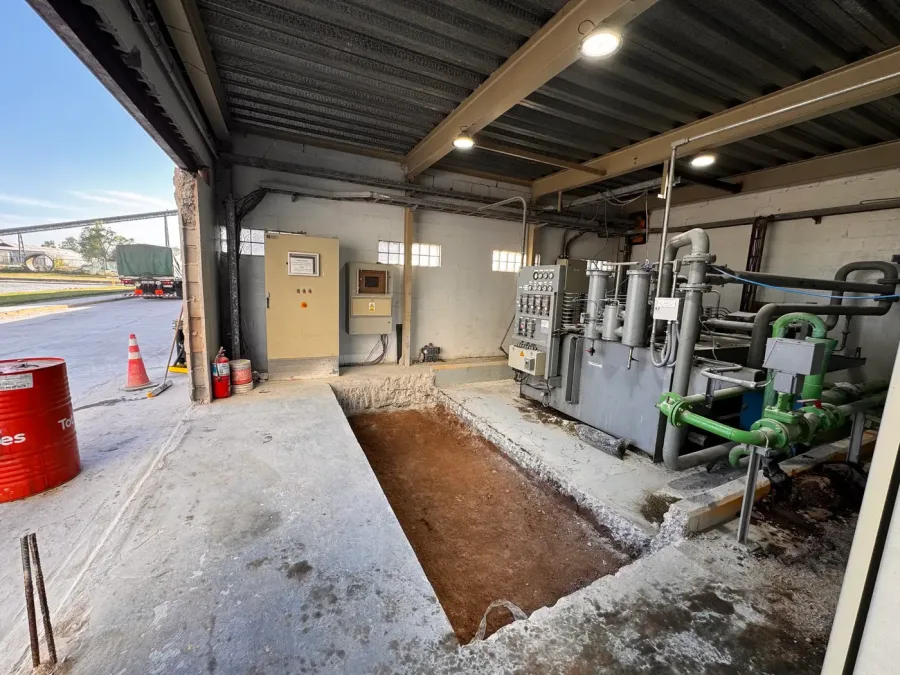 Adecuación de sala de lubricación de molino — Campana, foto 2
