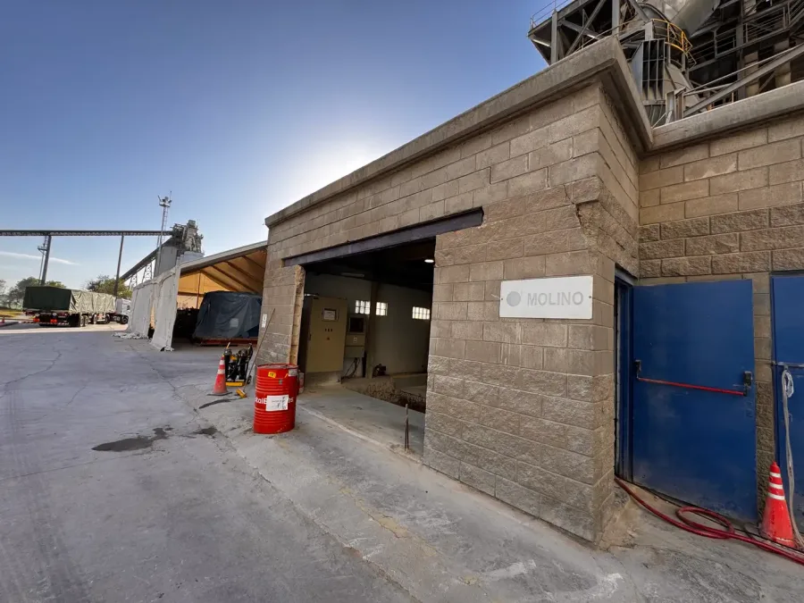 Adecuación de sala de lubricación de molino — Campana, foto 3