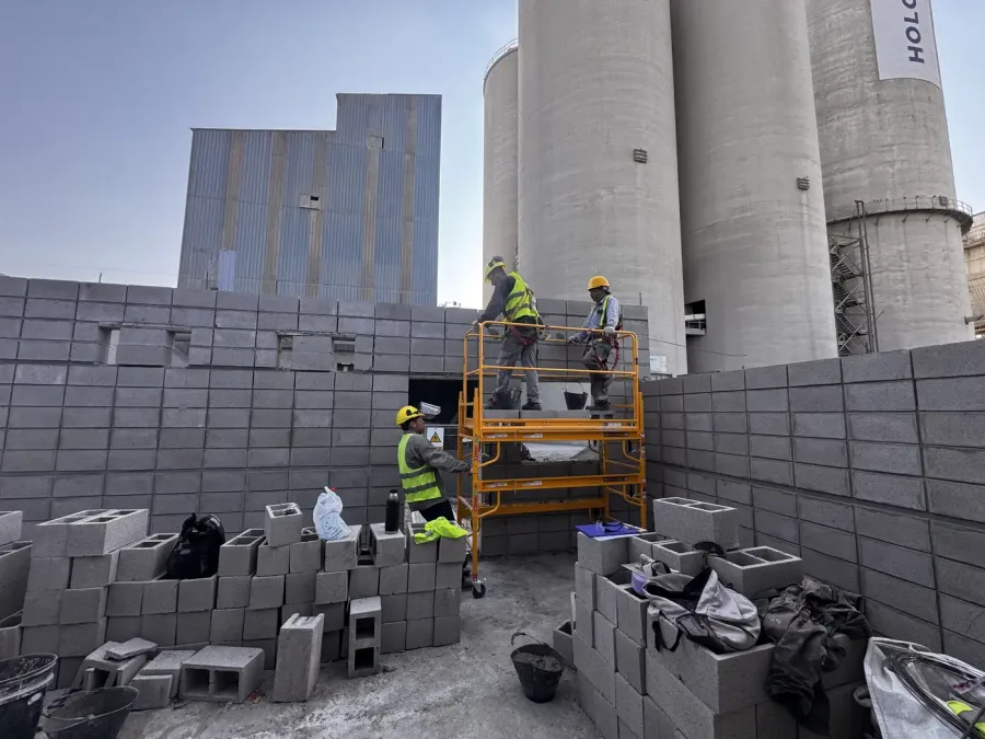 Ampliación y reforma de vestuarios de embolsadora — Campana, foto 12