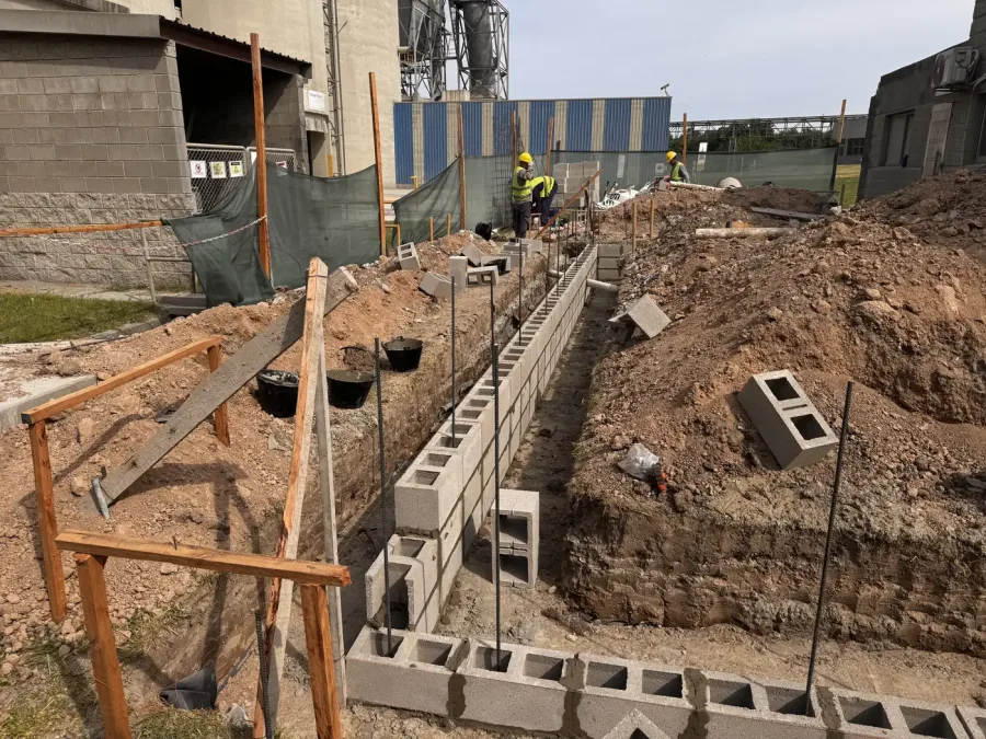 Ampliación y reforma de vestuarios de embolsadora — Campana, foto 5