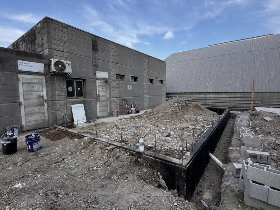 Ampliación y reforma de vestuarios de embolsadora — Campana, foto 7
