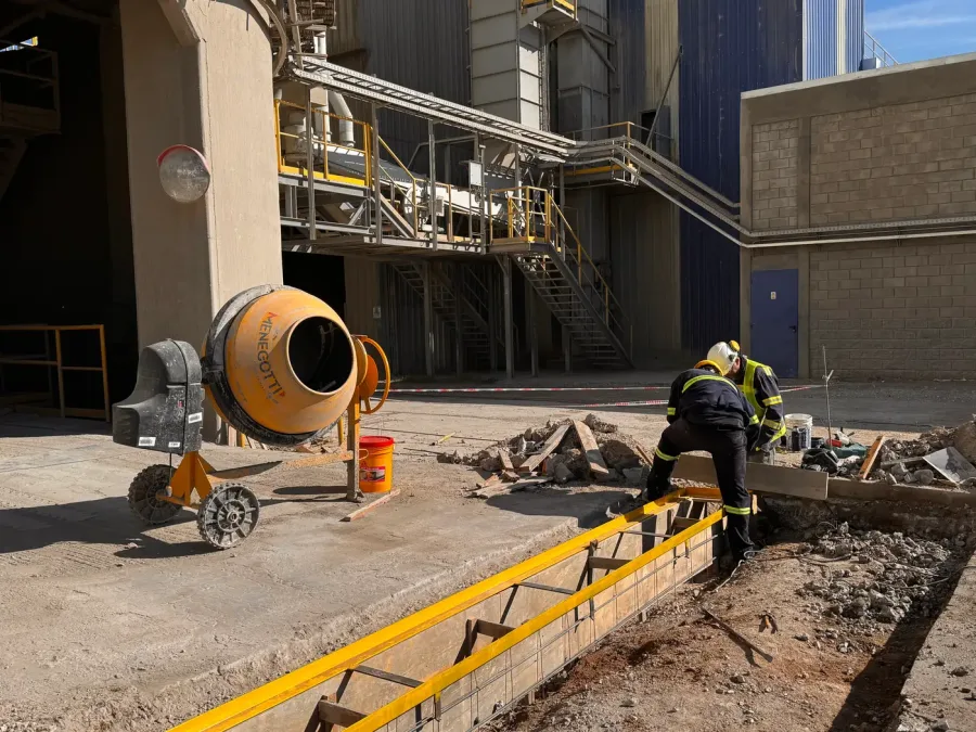 Reparación de pavimento de hormigón armado en carga a granel — Campana, foto 2