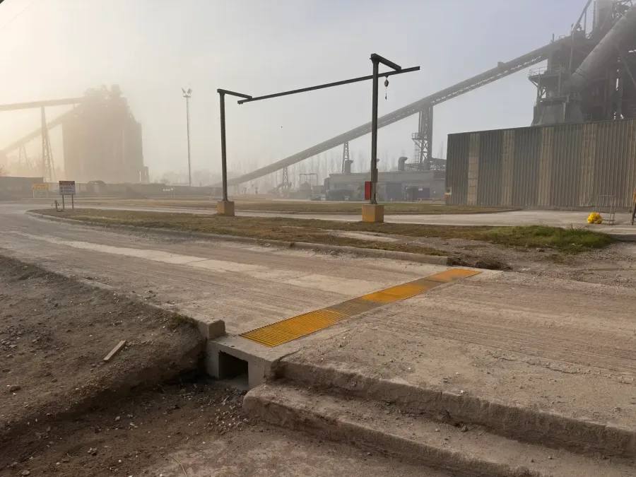 Reparación de pavimento de hormigón armado en carga a granel — Campana, foto 6